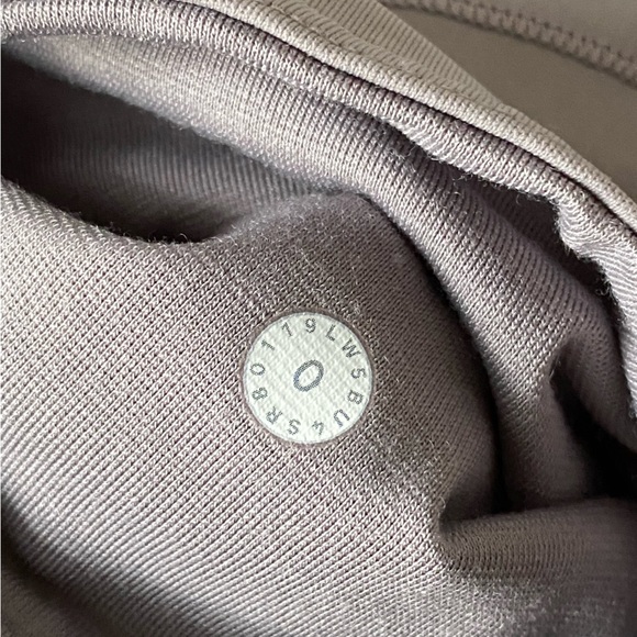 Lululemon High Waisted Light Purple Train Times Leggings 24” ( size 0 ) - Picture 12 of 12